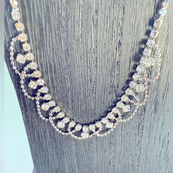 Vintage Rhinestone Necklace delicate feminine 18 inches long lobster clasp - Picture 2 of 8